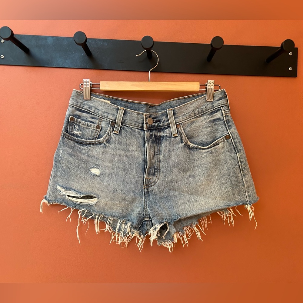 Levi’s 501 Distressed Denim Women Shorts
